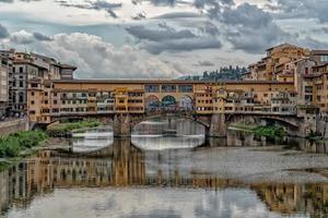 Ponte vecchio Florence reflectie foto