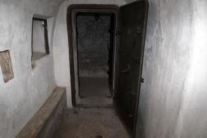historisch bunker antigas deur in Rome foto