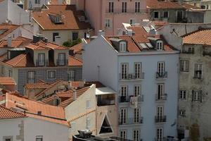 Lissabon antenne panorama landschap stadsgezicht daken en schoorsteen detail foto