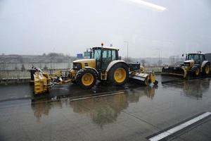 Parijs, Frankrijk - maart 19 2018 - Parijs luchthaven gedekt door sneeuw foto