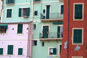camogli, ligurië, Italië pittoreske vissers dorp geschilderd huizen foto