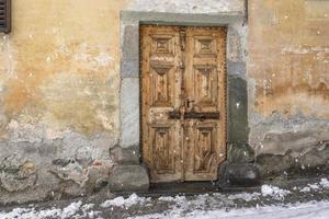 bormio middeleeuws dorp valtellina Italië onder de sneeuw in winter foto