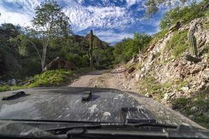 van de weg af het rijden in baja Californië woestijn foto