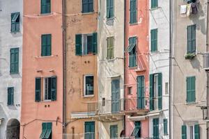 portovenere geschilderd huizen van pittoresk Italiaans dorp foto
