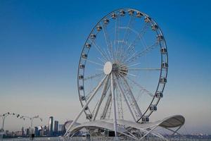 ferris wiel tegen de lucht foto