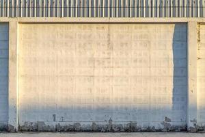 de leeg schoon en Doorzichtig kopiëren sapce beton steen blok muur met de licht en schaduw schaduw Aan het. foto