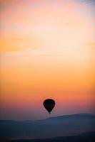 helder heet lucht ballonnen in lucht van Cappadocië, kalkoen foto