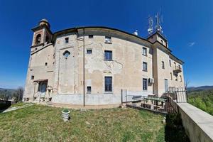 Montespineto oud heiligdom kerk Piemonte foto