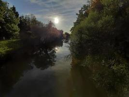 voorjaar landschap in de buurt Donau rivier- in regensburg stad, Duitsland foto