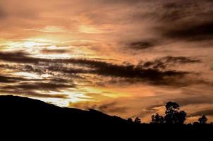 landschap over- de zonsondergang foto