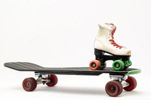 skateboard Aan wit achtergrond foto