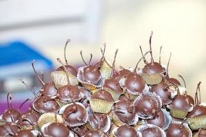 chocola behandelt in buitenshuis markt foto