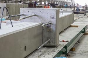 uitstekend verbinding versterking van een geprefabriceerd beton kolom foto