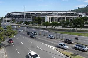 rio, Brazilië, januari 03, 2023, visie van gem. rei pele in voorkant van de maracana stadion tonen de beweging van verkeer foto