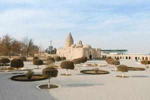 bukhara, Oezbekistan. december 2021. mausoleum van chashma-ayub foto