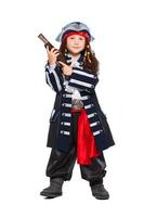 weinig jongen gekleed net zo piraat foto