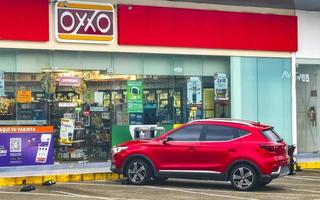 puerto escondido oaxaca Mexico 2022 oxxo supermarkt winkel op te slaan Bij weg straat gas- station Mexico. foto