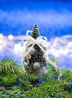 versierde miniatuur kerstboom foto