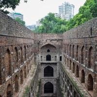 agrasen ki bali stap goed gelegen in de midden- van betrapt geplaatst nieuw Delhi Indië, oud oude archeologie bouw foto