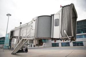 een poort in ataturk luchthaven in Istanbul, turkiye foto