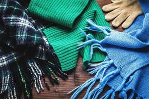 gekleurde wol sjaals voor de verkoudheid foto