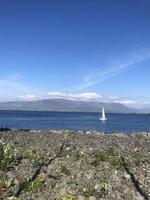 de kust van reykjavik, IJsland, Aan een zonnig dag foto