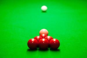 snookerballen op tafel foto