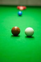 snookerballen op tafel foto