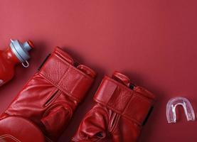 rood leer boksen handschoenen foto