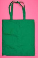leeg groen ecologisch zak gemaakt van viscose met lang handvatten foto