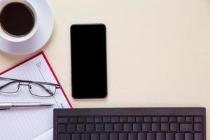 plat leggen, bovenaanzicht bureau foto