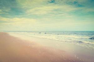 strand zand en zee wijnoogst met ruimte foto