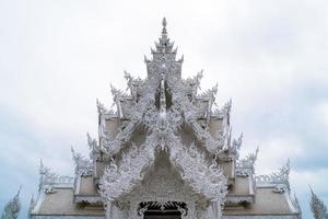 Chiang rai, Thailand - nov 24, 2022 - wat rong khun beroemde tempel, of wit tempel in chiang, Thailand foto