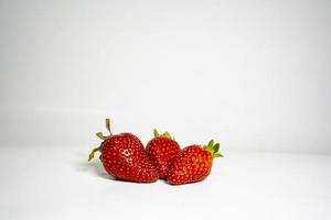 foto aardbeien geïsoleerd Aan wit achtergrond