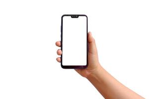 de hand houdt een smartphone vast met een apart wit scherm op een witte achtergrond met het uitknippad. foto