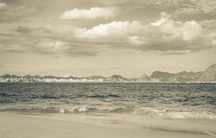 flamengo strand panoramisch uitzicht en stadsgezicht rio de janeiro brazilië. foto