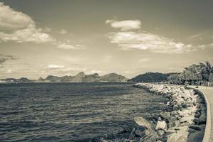 flamengo strand panoramisch uitzicht en stadsgezicht rio de janeiro brazilië. foto