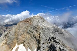 verbazingwekkend landschap Bij de dolomieten in Italië. dolomieten UNESCO wereld erfgoed in de zomer tijd. sud tirol. Italiaans Alpen. foto