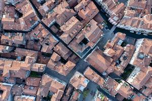 antenne visie van de oud Venetiaans daken in Venetië, Italië. foto