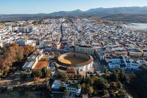 arena van de Koninklijk cavalerie van ronda antenne visie Bij zonsopkomst in Spanje. foto