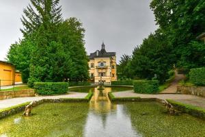 Wenen, Oostenrijk - jul 11, 2021, hellbrunn paleis, een vroeg barok villa van vorstelijk maat, in de buurt morgen, een zuidelijk wijk van de stad van salzburg, Oostenrijk. foto