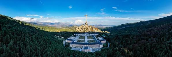 vallei van de gedaald - een gedenkteken toegewijd naar slachtoffers van de Spaans civiel oorlog en gelegen in de Sierra de guadarrama, in de buurt Madrid. foto