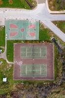 antenne visie van een basketbal en tennis rechtbank in opbergen, Vermont. foto