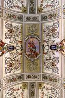 caserta, Italië - aug 21, 2021, een intern visie van de Koninklijk paleis van caserta, een historisch paleis in opdracht in de 18e eeuw door Charles van bourbon, koning van Napels. foto