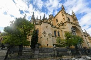 oude architectuur van de kathedraal van Segovia in segovia, Spanje. foto