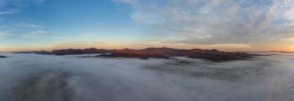 panoramisch visie van top vallen gebladerte in opbergen, Vermont. foto