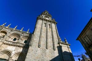 Santiago de compostela kathedraal, facade del obradoiro leeg van mensen. foto