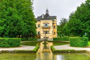 Wenen, Oostenrijk - jul 11, 2021, hellbrunn paleis, een vroeg barok villa van vorstelijk maat, in de buurt morgen, een zuidelijk wijk van de stad van salzburg, Oostenrijk. foto