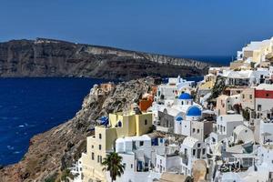 de heilige spyridon heilig orthodox kerk Aan de Grieks eiland van Santorini. foto