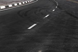 lijn in de asfalt weg ,kopiëren ruimte van weg lijn structuur abstract achtergrond foto